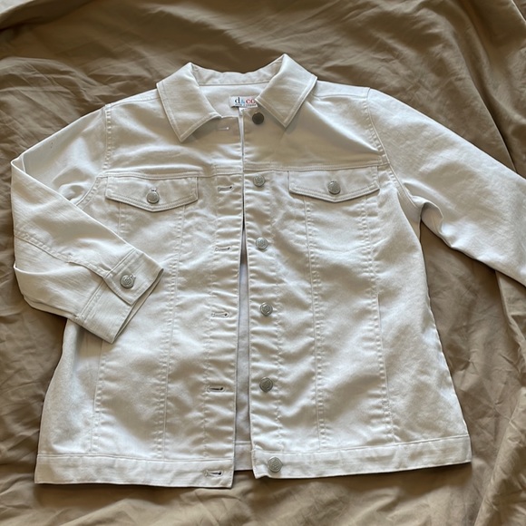 Denim & Co White Denim jacket with 3/4 sleeves silver buttons 4 pockets: size XS - Picture 3 of 13